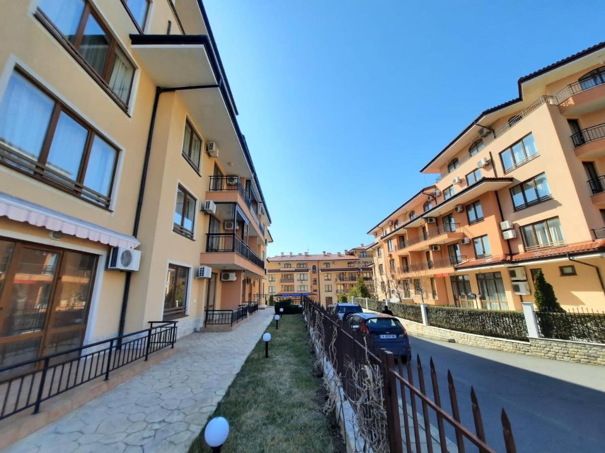 Menada Sky Dreams Apartment Sveti Vlas Ngoại thất bức ảnh